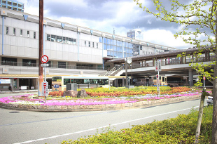 阪急川西能勢口駅写真